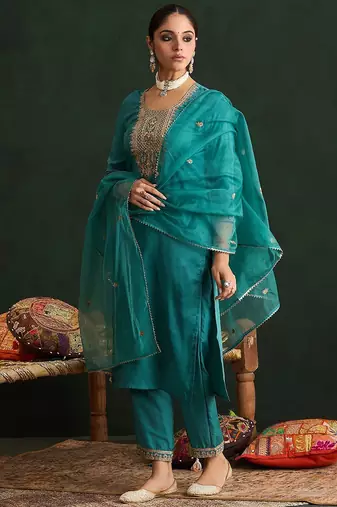 Ethnic Motifs Embroidered Thread Work Straight Kurta With Trousers & Dupatta