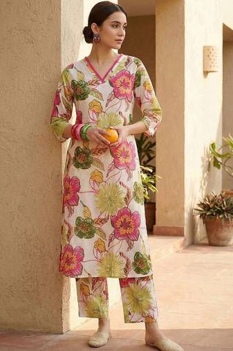 Women Floral Printed Regular Pure Cotton Kurta with Trousers