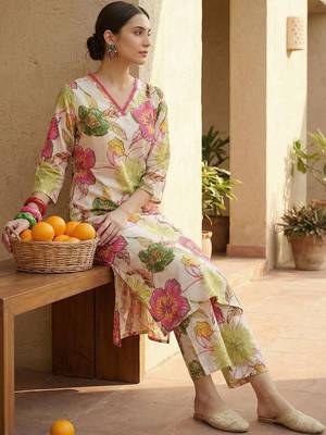 Women Floral Printed Regular Pure Cotton Kurta with Trousers 2