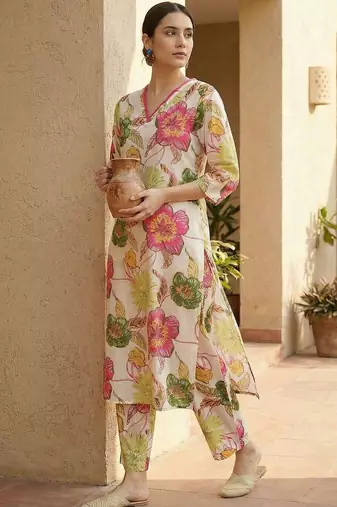 Women Floral Printed Regular Pure Cotton Kurta with Trousers