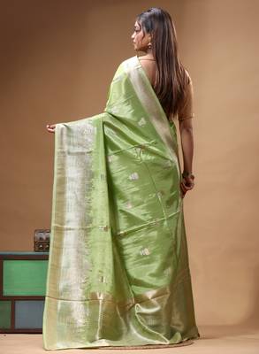 green crepe saree with desighner varanasi ghat theme zari border 3
