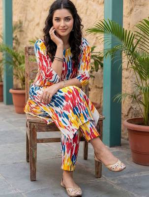 Women Printed Regular Pure Cotton Kurta with Trousers 6