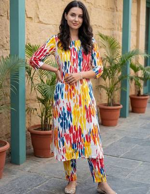 Women Printed Regular Pure Cotton Kurta with Trousers 1