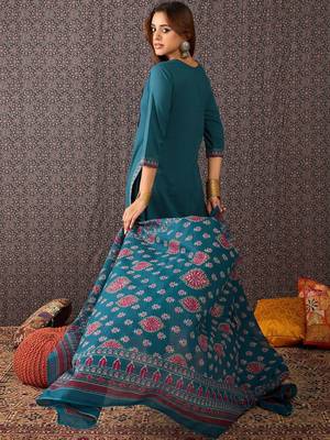 Women Embroidered Regular Thread Work Pure Cotton Kurta with Trousers & Dupatta 4