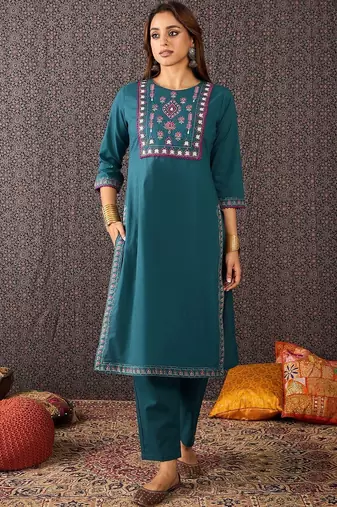 Women Embroidered Regular Thread Work Pure Cotton Kurta with Trousers & Dupatta