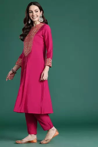 Women Ethnic Motifs Embroidered Pleated Mirror Work Kurta with Trousers