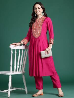 Women Ethnic Motifs Embroidered Pleated Mirror Work Kurta with Trousers 7