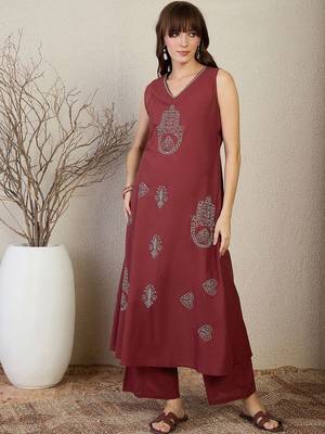 Women Woven Design Embroidered Cotton Kurta with Palazzos 1