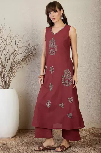 Women Woven Design Embroidered Cotton Kurta with Palazzos