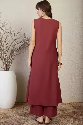 Women Woven Design Embroidered Cotton Kurta with Palazzos