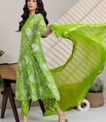 women floral printed cotton a-line kurta with trousers & dupatta