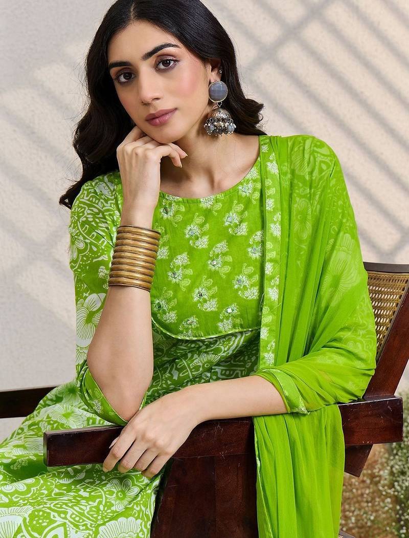 women floral printed cotton a-line kurta with trousers & dupatta