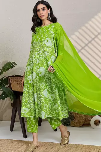 Women Floral Printed Cotton A-Line Kurta with Trousers & Dupatta
