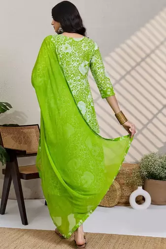 Women Floral Printed Cotton A-Line Kurta with Trousers & Dupatta