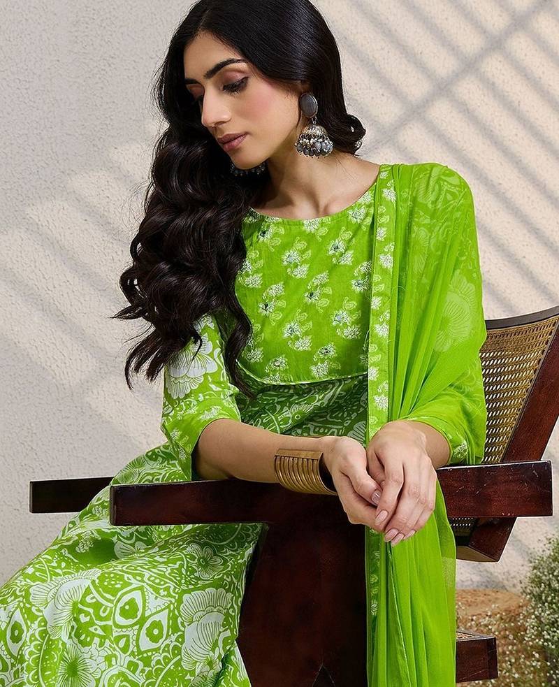 women floral printed cotton a-line kurta with trousers & dupatta