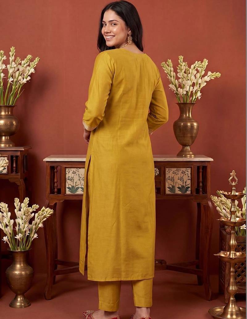 Women Ethnic Motifs Embroidered Regular Thread Work Kurta with Trousers & With Dupatta