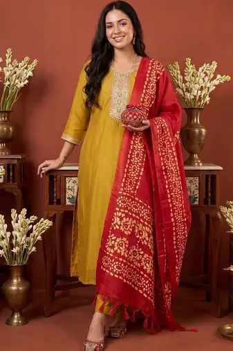 Women Ethnic Motifs Embroidered Regular Thread Work Kurta with Trousers & With Dupatta