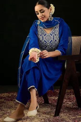 V Neck Floral Yoke Design Zardozi Straight Kurta with Trouser & Dupatta