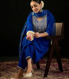 V Neck Floral Yoke Design Zardozi Straight Kurta with Trouser & Dupatta