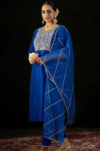 V Neck Floral Yoke Design Zardozi Straight Kurta with Trouser & Dupatta