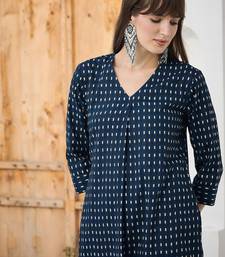 Women Geometric Printed Cotton Kurta with Trousers