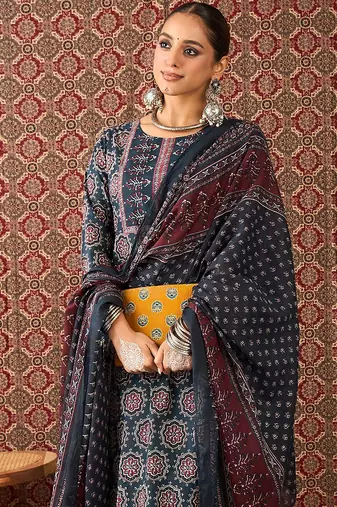 Women Floral Printed Regular Pure Cotton Kurta with Trousers & Dupatta Kurta Sets