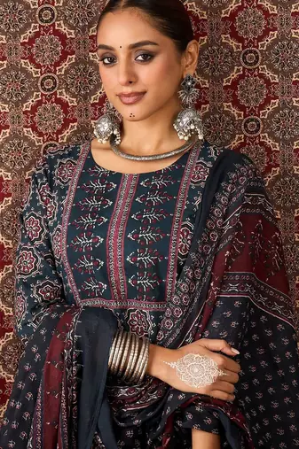 Women Floral Printed Regular Pure Cotton Kurta with Trousers & Dupatta Kurta Sets