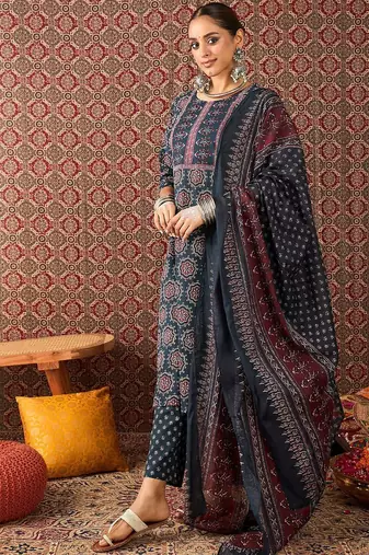 Women Floral Printed Regular Pure Cotton Kurta with Trousers & Dupatta Kurta Sets