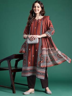 Geometric Printed Pure Cotton Kurta with Trousers & Dupatta 1