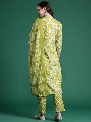 Women Floral Printed Regular Beads and Stones Kurta with Trousers & With Dupatta 7