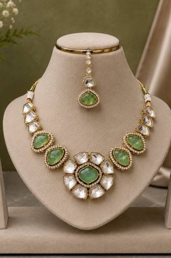 kundan mint green mehendi polish necklace set with earrings and maang tikka for bridal wedding jewelry