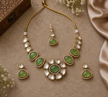 kundan mint green mehendi polish necklace set with earrings and maang tikka for bridal wedding jewelry 3