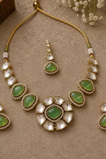 kundan mint green mehendi polish necklace set with earrings and maang tikka for bridal wedding jewelry