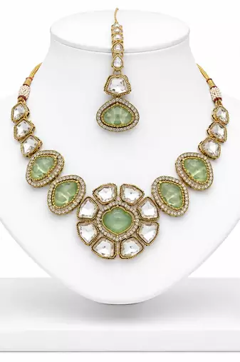 kundan mint green mehendi polish necklace set with earrings and maang tikka for bridal wedding jewelry