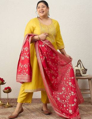Plus Size Ethnic Motifs Embroidered Regular Kurta with Trousers & With Dupatta 2