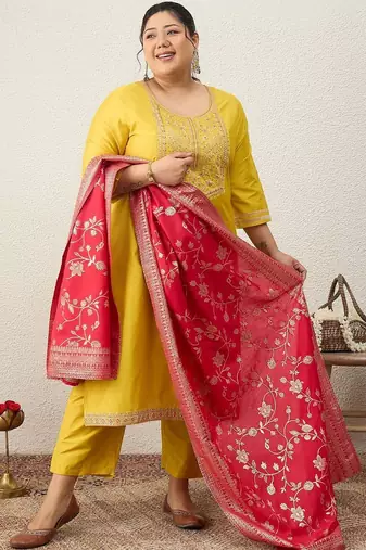 Plus Size Ethnic Motifs Embroidered Regular Kurta with Trousers & With Dupatta