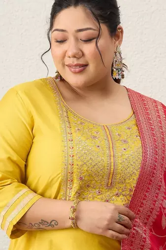 Plus Size Ethnic Motifs Embroidered Regular Kurta with Trousers & With Dupatta