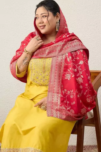 Plus Size Ethnic Motifs Embroidered Regular Kurta with Trousers & With Dupatta