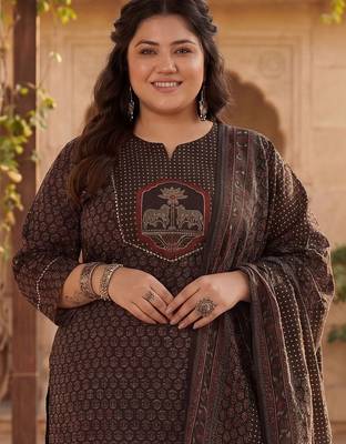 Plus Size Black Printed Straight Kurta Trousers With Dupatta Set 3