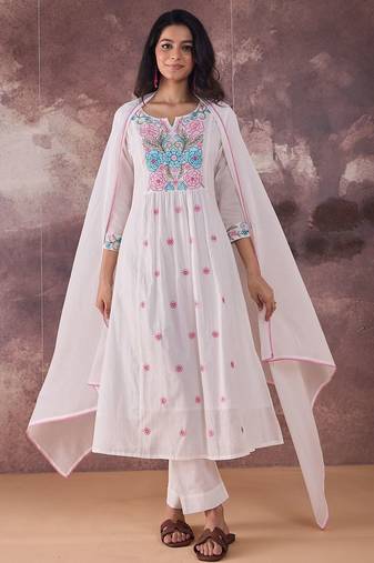 Women Floral Embroidered Regular Thread Work Pure Cotton Kurta with Trousers & With Dupatta