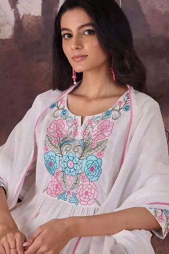 Women Floral Embroidered Regular Thread Work Pure Cotton Kurta with Trousers & With Dupatta