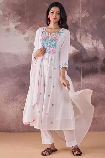 Women Floral Embroidered Regular Thread Work Pure Cotton Kurta with Trousers & With Dupatta