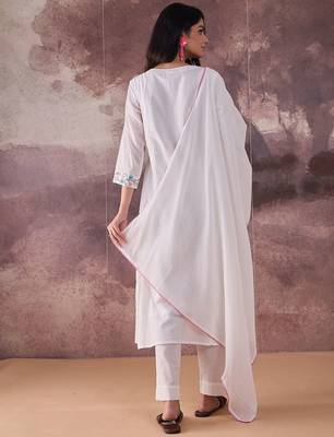Women Floral Embroidered Regular Thread Work Pure Cotton Kurta with Trousers & With Dupatta 4