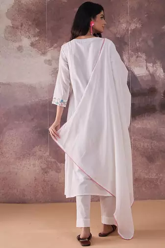Women Floral Embroidered Regular Thread Work Pure Cotton Kurta with Trousers & With Dupatta