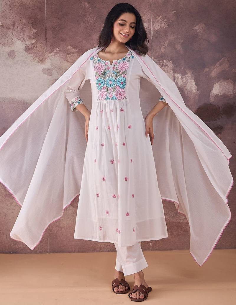 Women Floral Embroidered Regular Thread Work Pure Cotton Kurta with Trousers & With Dupatta