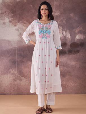 Women Floral Embroidered Regular Thread Work Pure Cotton Kurta with Trousers & With Dupatta 6