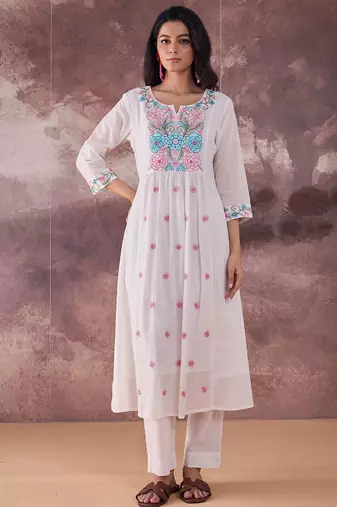 Women Floral Embroidered Regular Thread Work Pure Cotton Kurta with Trousers & With Dupatta