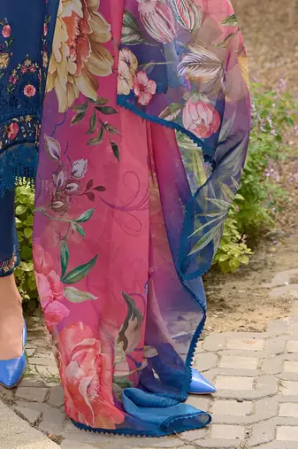 Women Floral Embroidered Panelled Thread Work Pure Silk Kurta with Trousers & With Dupatta