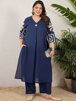 Plus Size Embroidered Pleated Thread Work Pure Cotton Kurta with Trousers 2