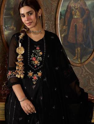 Floral Embroidered Sequinned Panelled Organza Kurta With Trousers & Dupatta 2